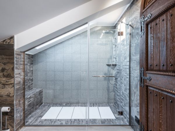 Najnowsze trendy w kabinach prysznicowych - odkryj idealną przestrzeń dla Twojej łazienki